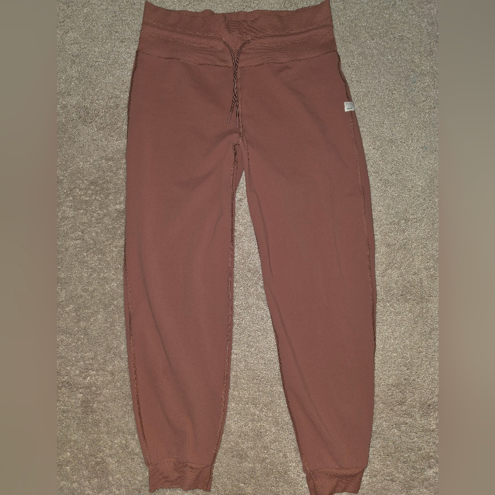 Vuori Daily Jogger Terracotta Large